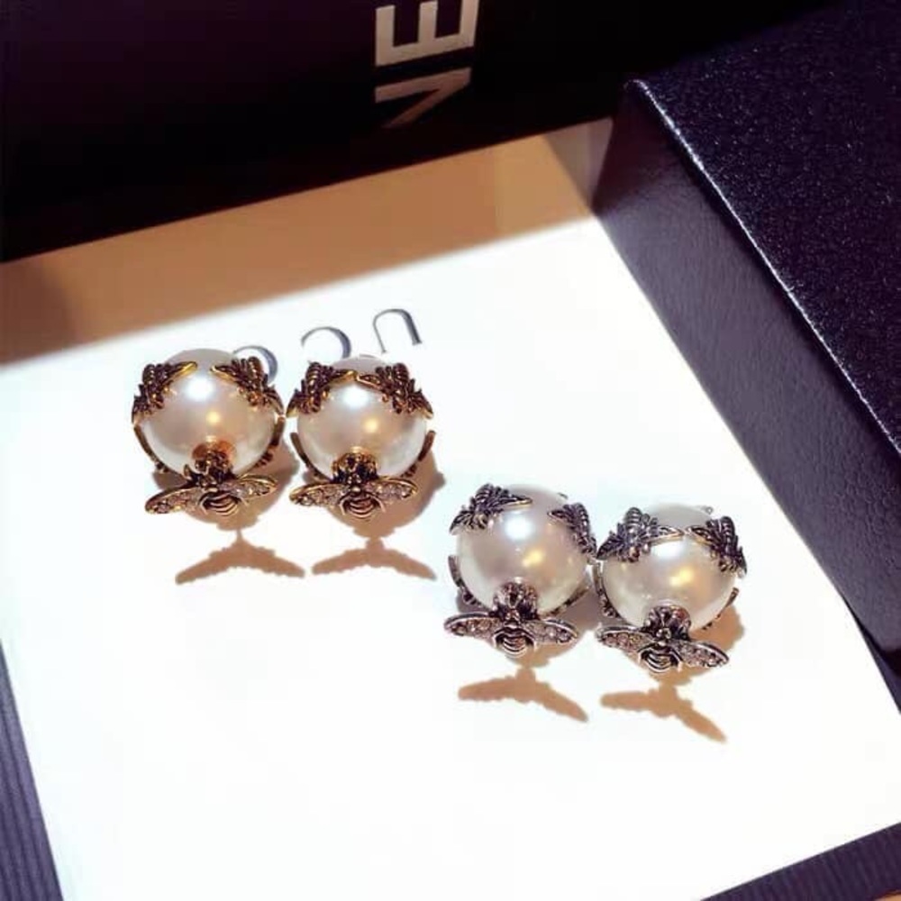 Earrings D.I.O.R